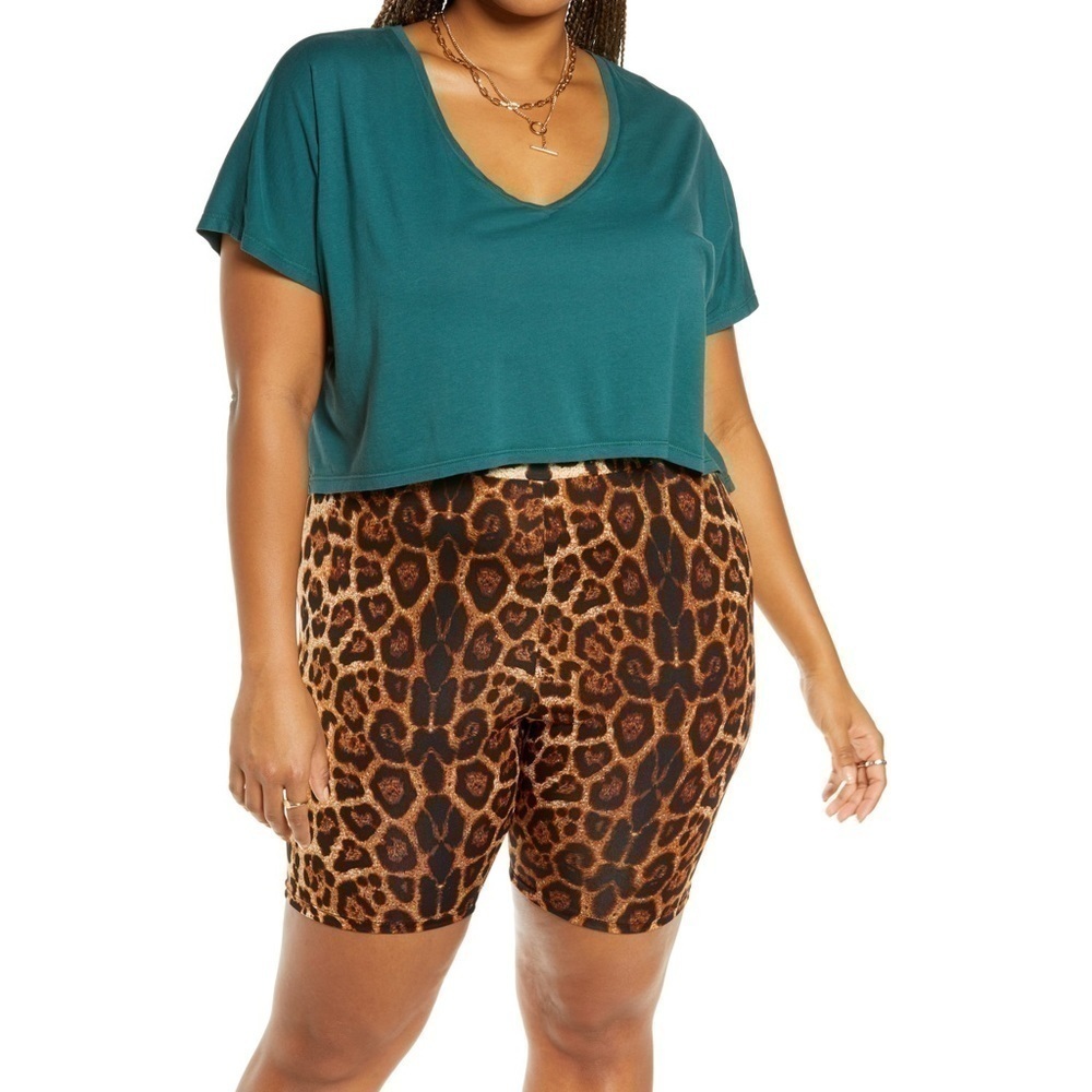 NWT BP. V-Neck Dolman Crop T-Shirt, in Green